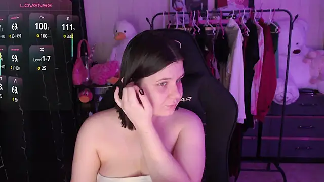 AmyVibess 即時 XXX 聊天