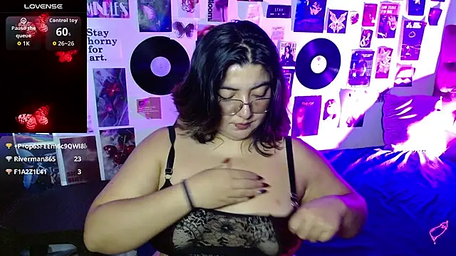 Онлайн чат XXX Roxy_f_w