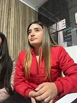 Antonella_Julieta Chat XXX in diretta