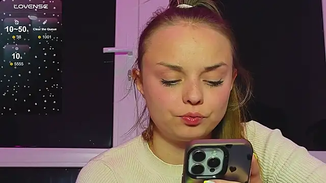 Misss_Vikk élő XXX-chatje