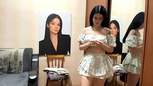 BellaLuxury Adlı Modelin Canlı XXX Sohbeti