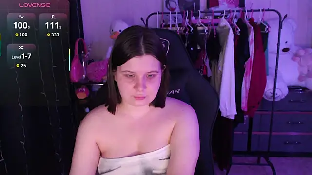 AmyVibess Chat XXX in diretta