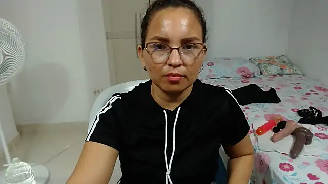 دردشة Agatha_browser الجنسية المباشرة