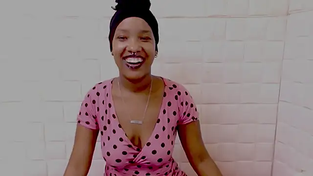 EroticSexyPrada's Live XXX Chat