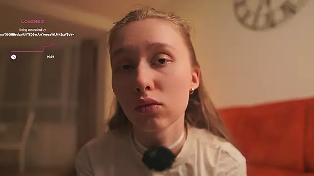 SharaNewbern's Live XXX Chat