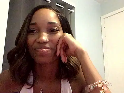 Pertunjukan Kamera Web LunaBl00m