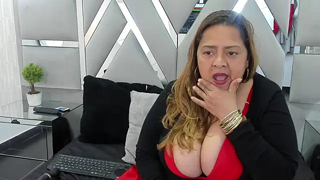 Show de webcam de MonzerratBoyer