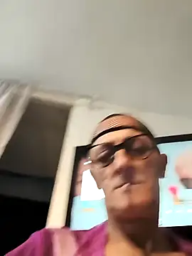 xelyber Chat XXX live