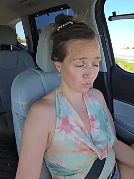 SkyellarのライブXXXチャット