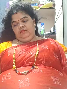 XXX chat uživo modela tamilthanushri