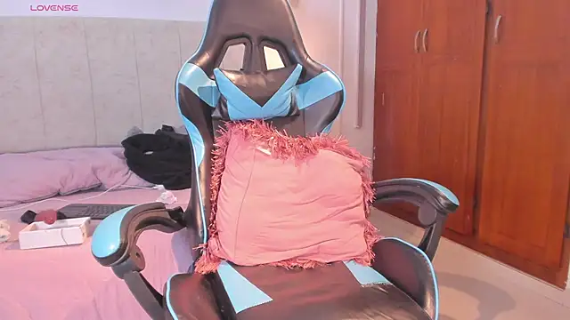 _maria_foxx_'s Live XXX Chat