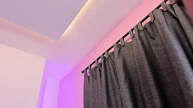 nicolle_pierce live XXX chat