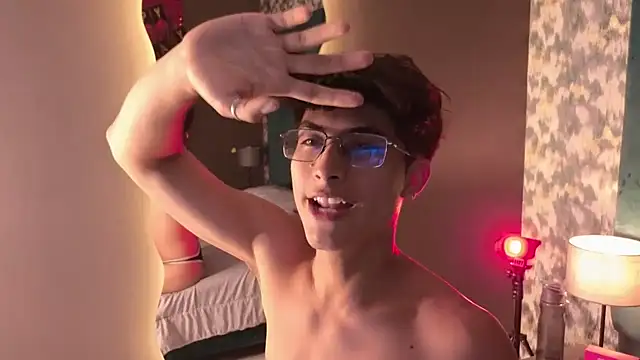 Aaron_Eze 即時 XXX 聊天