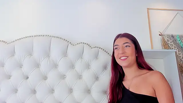 Sara_funy live XXX chat