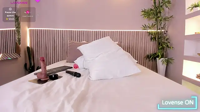 LucieMillerr Chat XXX live