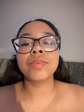 Chat +18 de XMara ao vivo