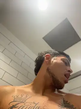 StrokingDaddy4のライブXXXチャット