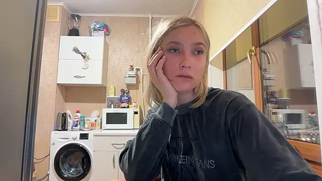 AngelJeniのライブXXXチャット