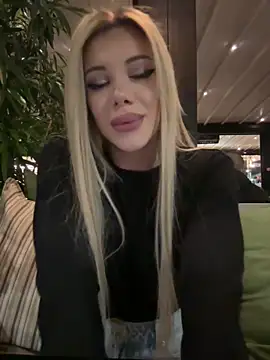 AlyssaFoxx_'s Live Chat Room