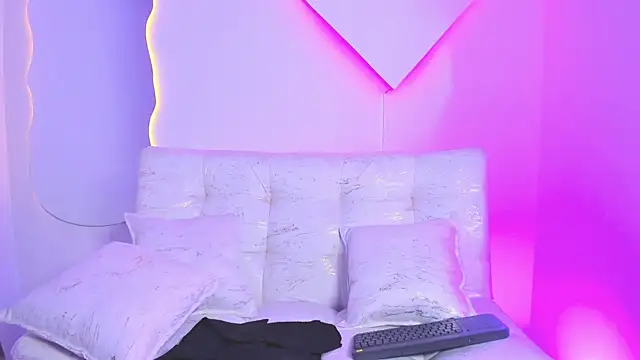 Živý XXX chat AdharaHamilton_