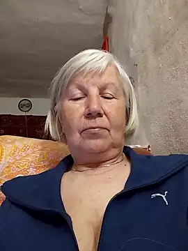 KlaudiaDarling Show in webcam