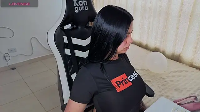 Victoryyy_ Live XXX-chat