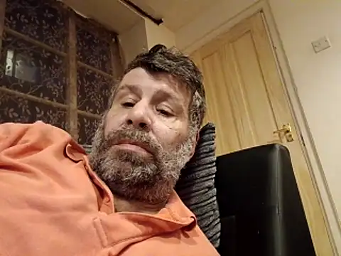 stud2512 Chat XXX in diretta