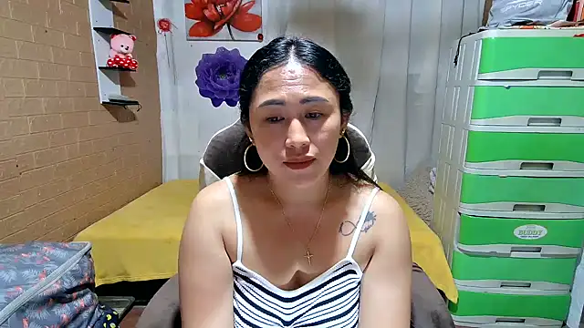 Filipina_Desire's Live XXX Chat