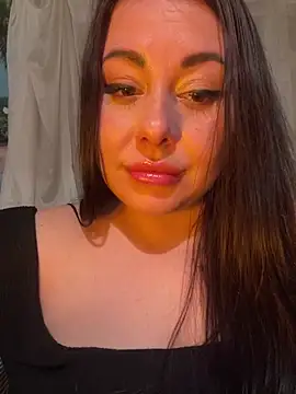 DaisyStreet Obrolan Langsung XXX