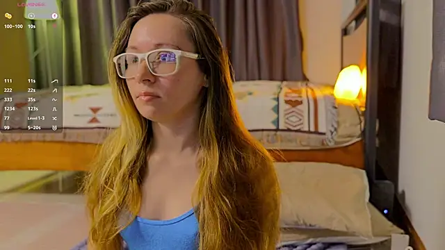 PocketElsa live XXX chat