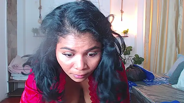 Emma_hassani élő XXX-chatje