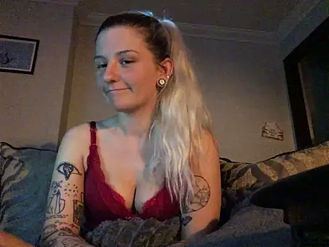 xxamyleighxx élő XXX-chatje