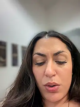 YourQueen18's Webcam Show