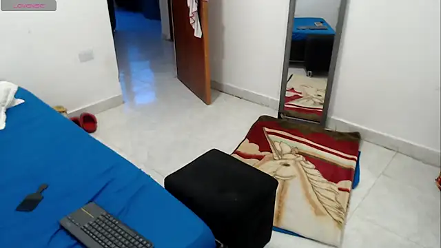 LAURA_Foxht 即時 XXX 聊天