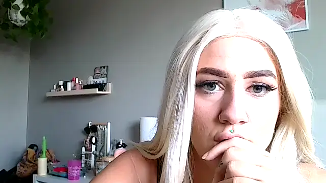 BettyBadNews: онлайн-секс-чат