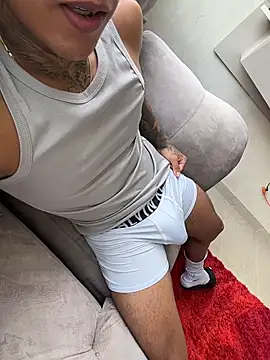 sendfer 即時 XXX 聊天