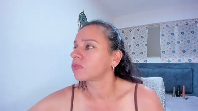 sofi_saliva2511 Chat XXX in diretta