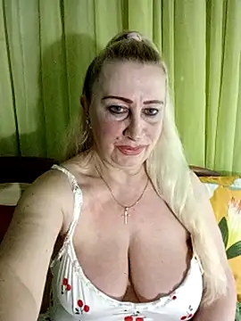 Esenia505 现场XXX聊天