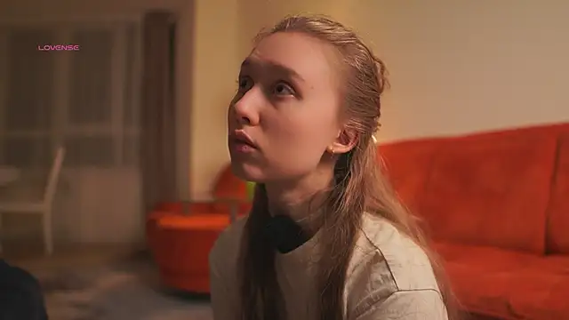 SharaNewbern 现场XXX聊天