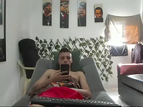 Latins_Boss Show Webcam