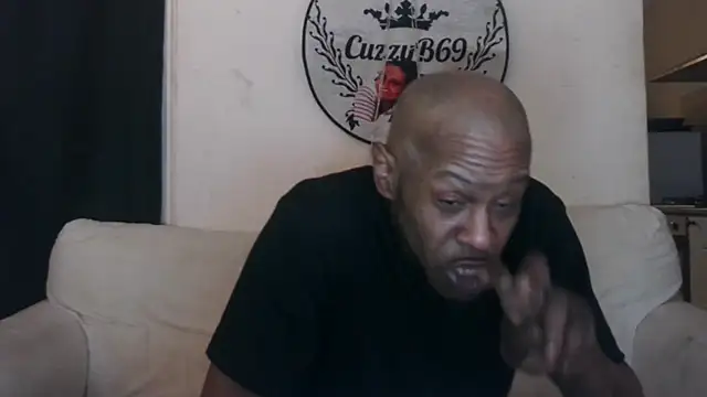 CuzzyB69: απευθείας συνομιλία ΧΧΧ