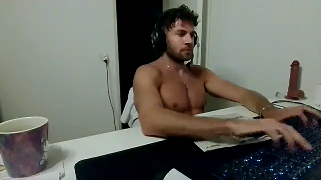 alpha-hunk Live XXX Chat