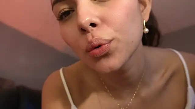 NaomiSainz: онлайн-секс-чат