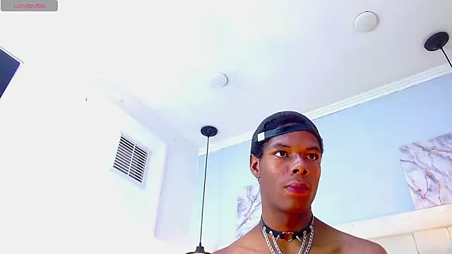 Santiago_Ortiz_'s Live XXX Chat