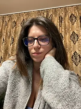 XXX chat uživo modela NadiraNoor