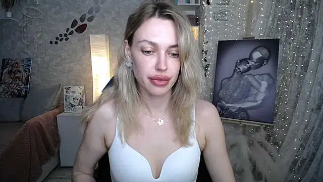 NickyAdamidi 即時 XXX 聊天