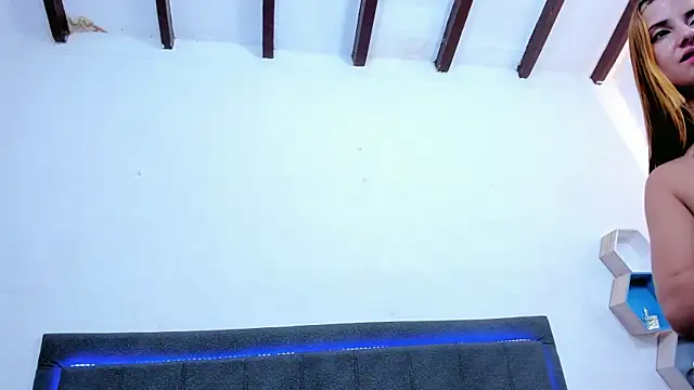 NatashaDiamond élő XXX-chatje