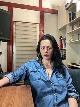 Chat XXX en directo de MiriamDelyn