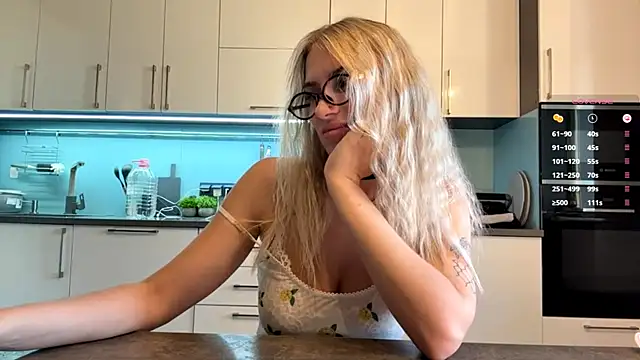 SoftnessMilaのライブXXXチャット