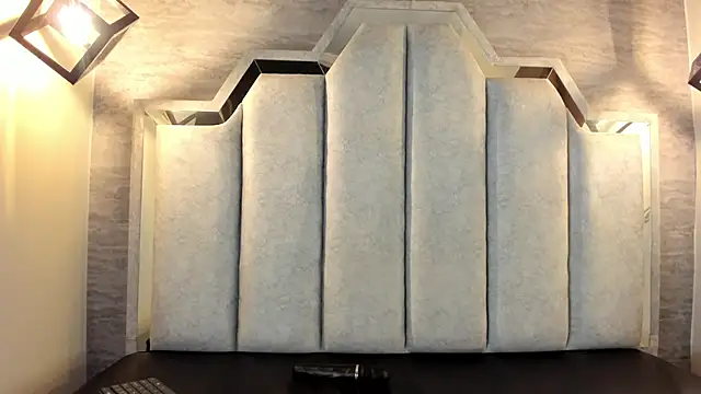 Chat +18 de Zafiro_claire ao vivo